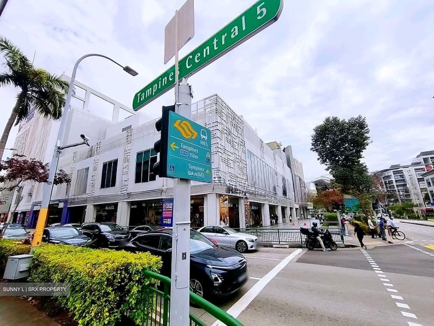 Tampines Central 1 (D18), Retail #581031111